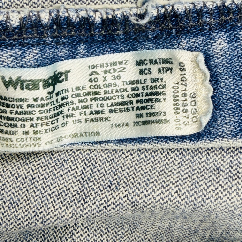 Wrangler FR Flame Resistant Relaxed Fit Jeans Mens 40x36 Blue Denim 10FR31MWZ - Picture 4 of 16